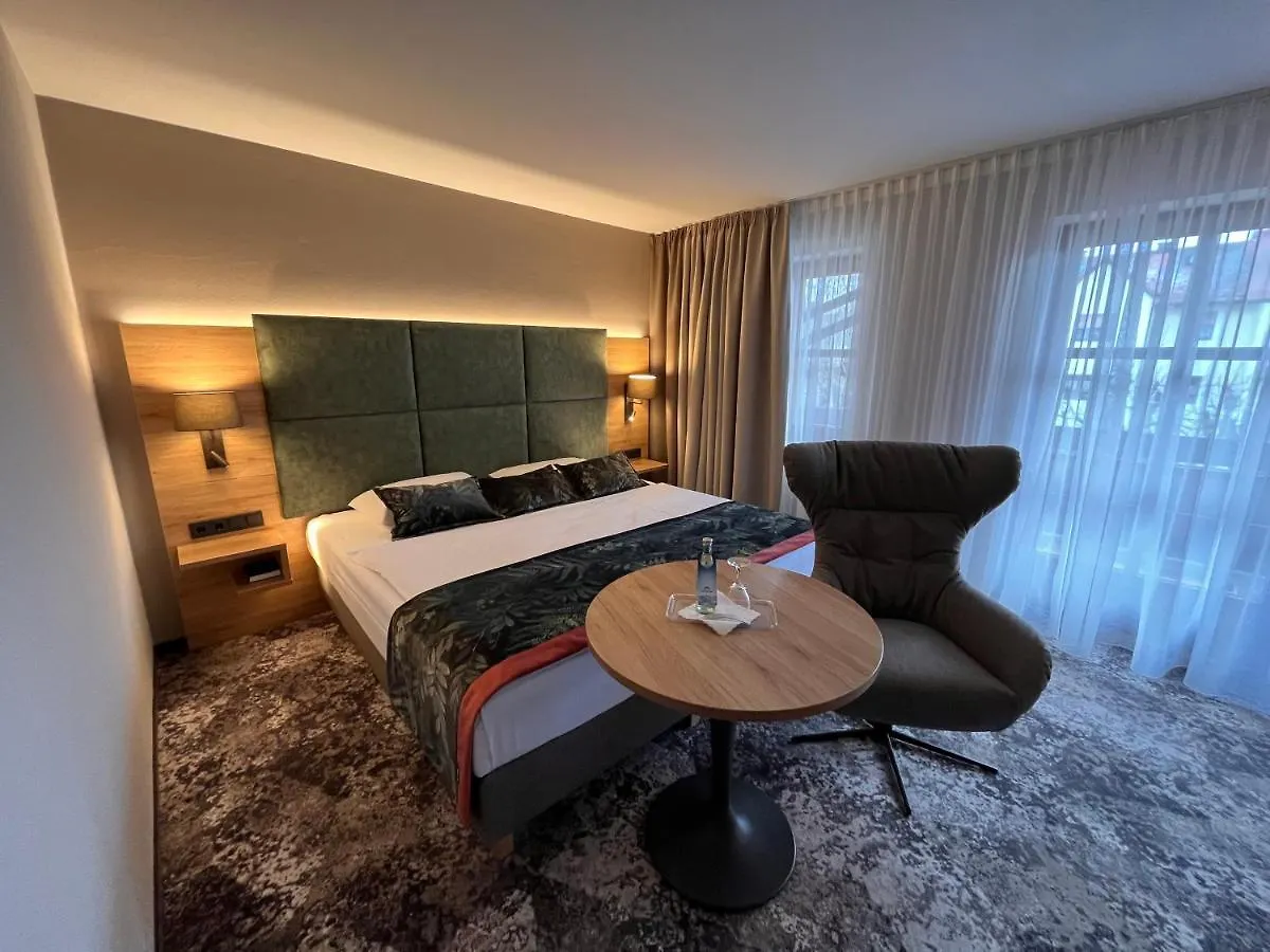 Appartment-Hotel-Hoelzl Grünwald 3*,